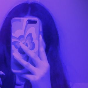 Meet your Posher, Dennise